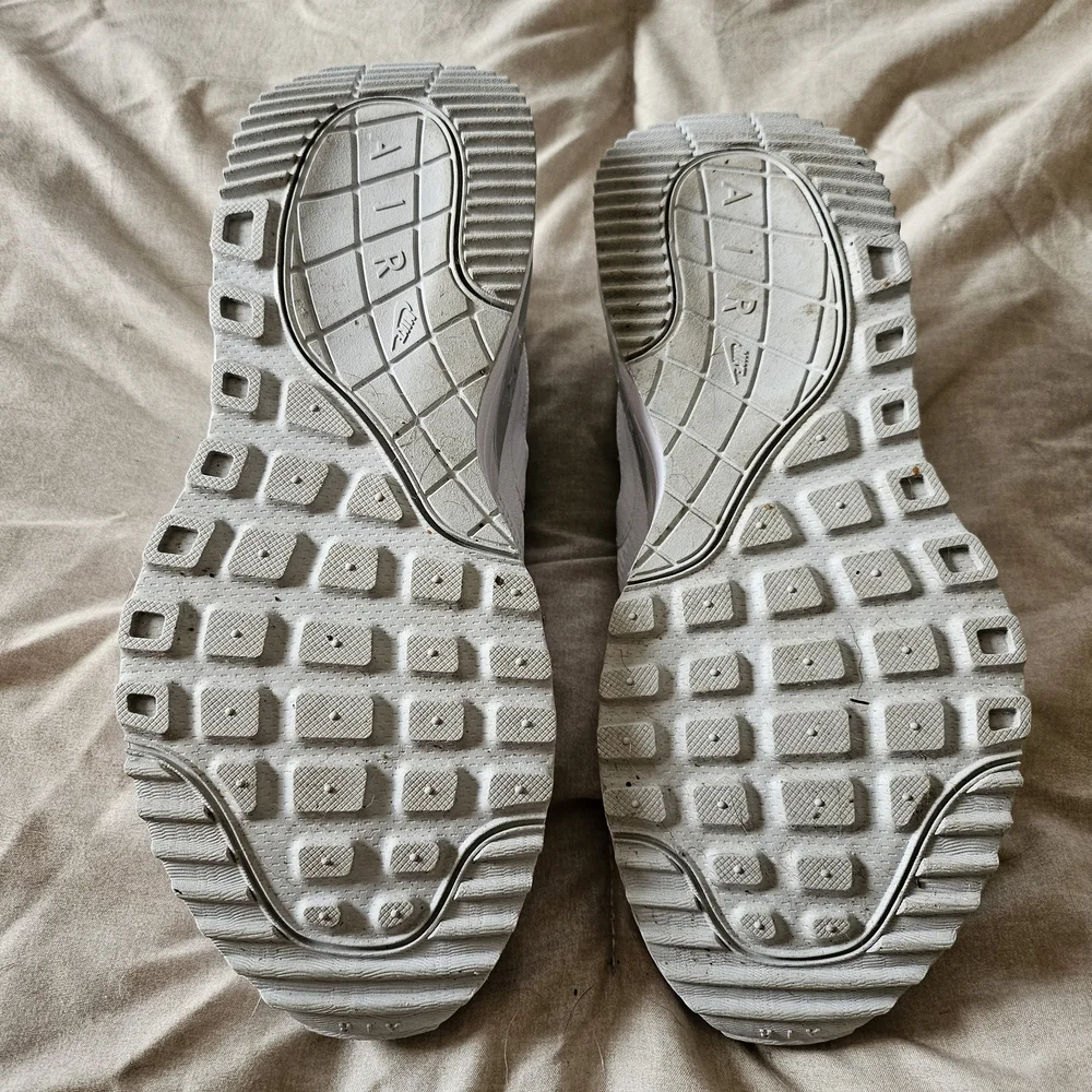 Nike Air Max Systm Youth Size 6 Sneakers